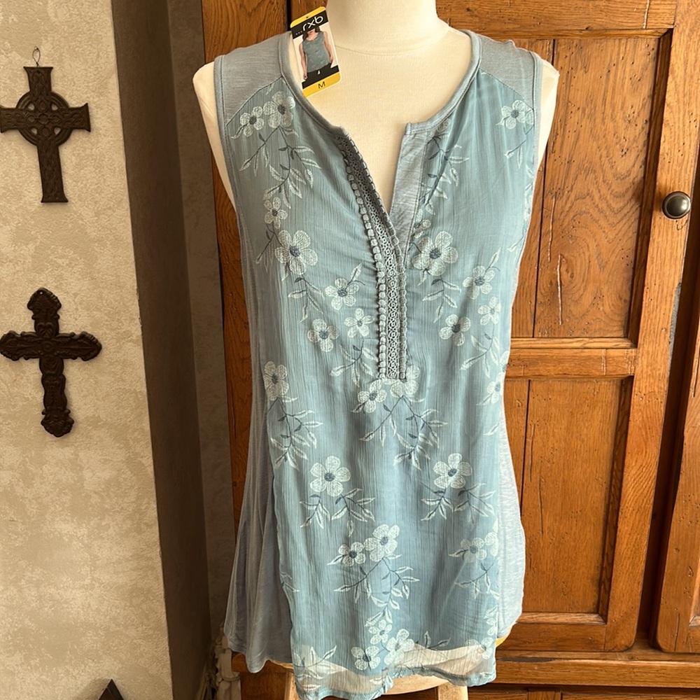 NWT⭐️Floral Boho Dressy Tank w/Crocheted Lace at V-Neck by RXB🍃